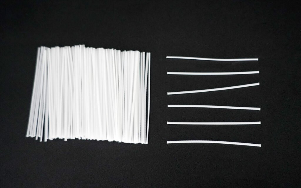 white-embossed-synthetic-pp-macrofiber-40mm